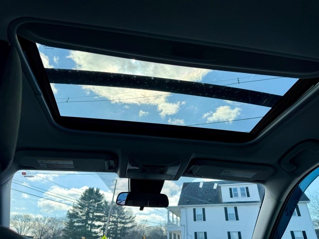 Toyota RAV4 XLE AWD (Natl) 2021