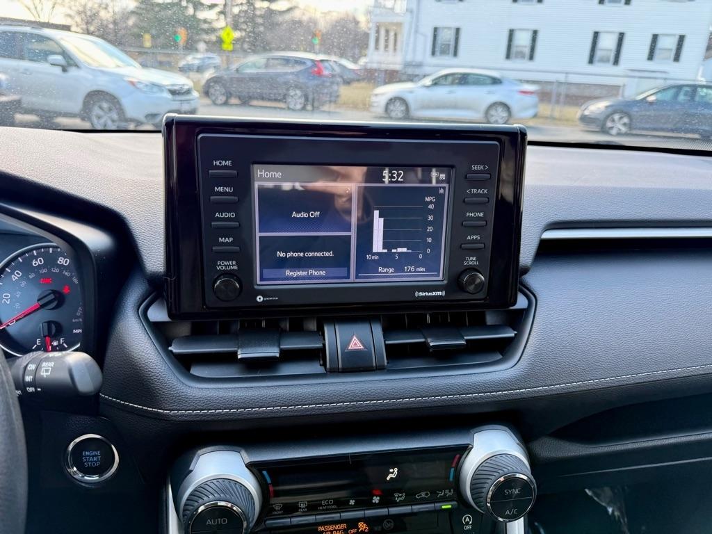 Toyota RAV4 XLE AWD (Natl) 2021