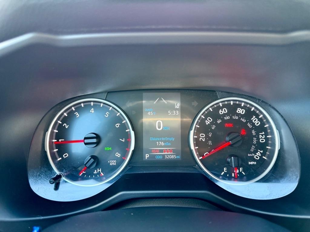 Toyota RAV4 XLE AWD (Natl) 2021