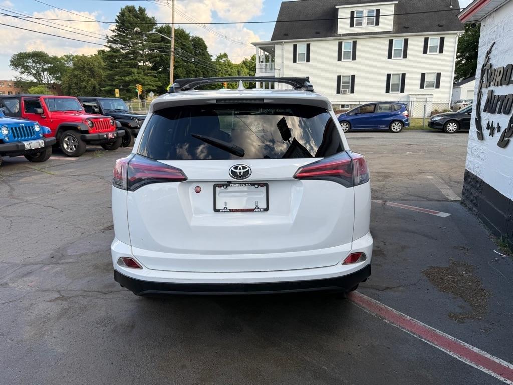 Toyota RAV4 LE AWD (Natl) 2017