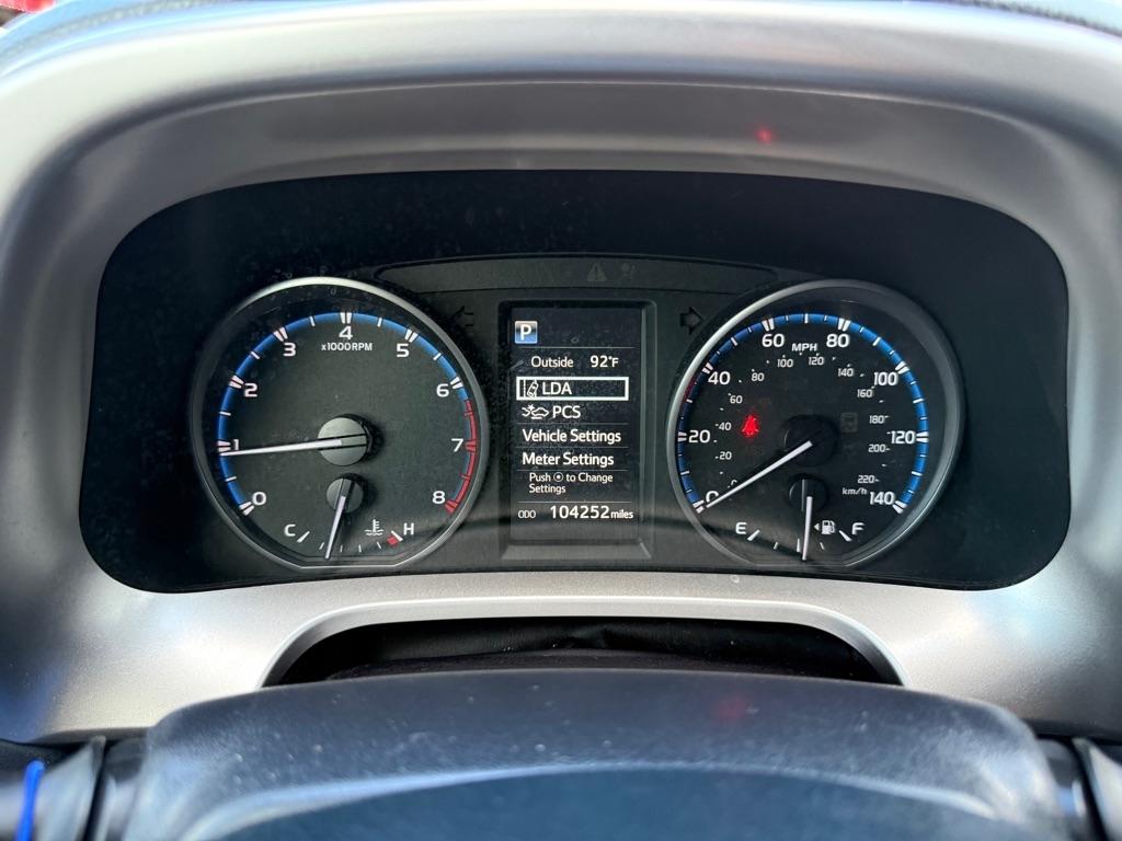 Toyota RAV4 LE AWD (Natl) 2017