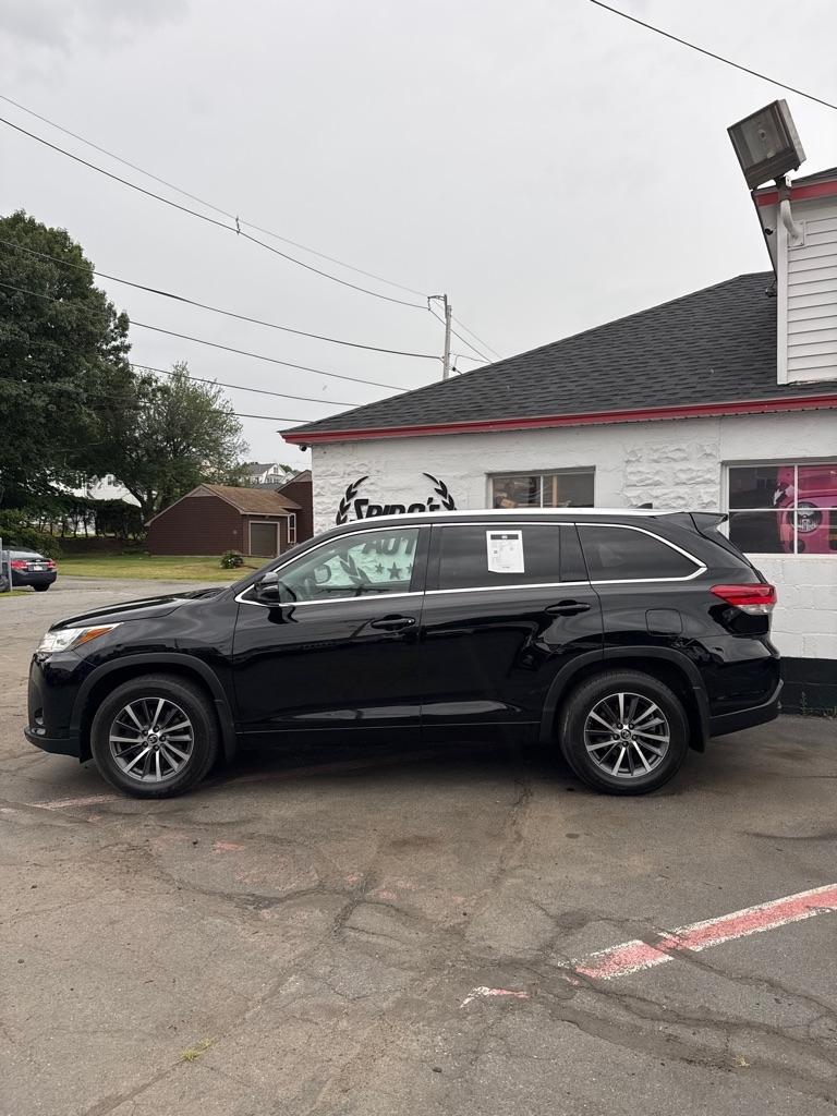 Toyota Highlander XLE V6 AWD (Natl) 2017