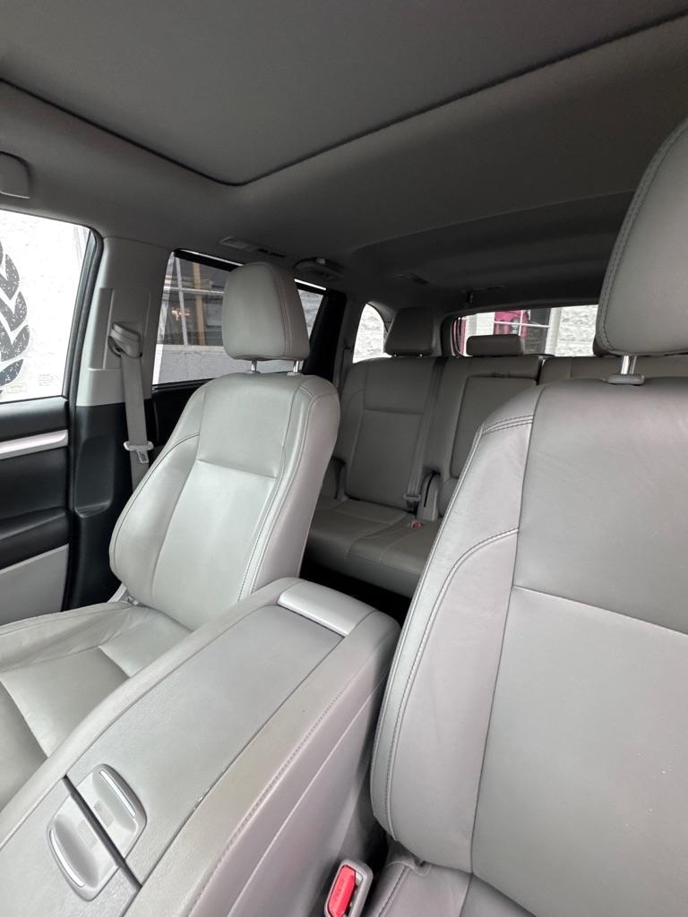 Toyota Highlander XLE V6 AWD (Natl) 2017