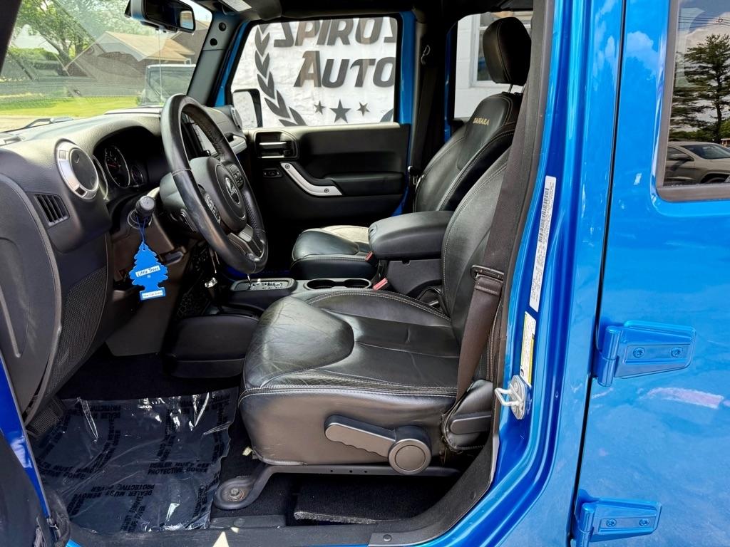 Jeep Wrangler Unlimited 4WD 4dr Sahara 2015