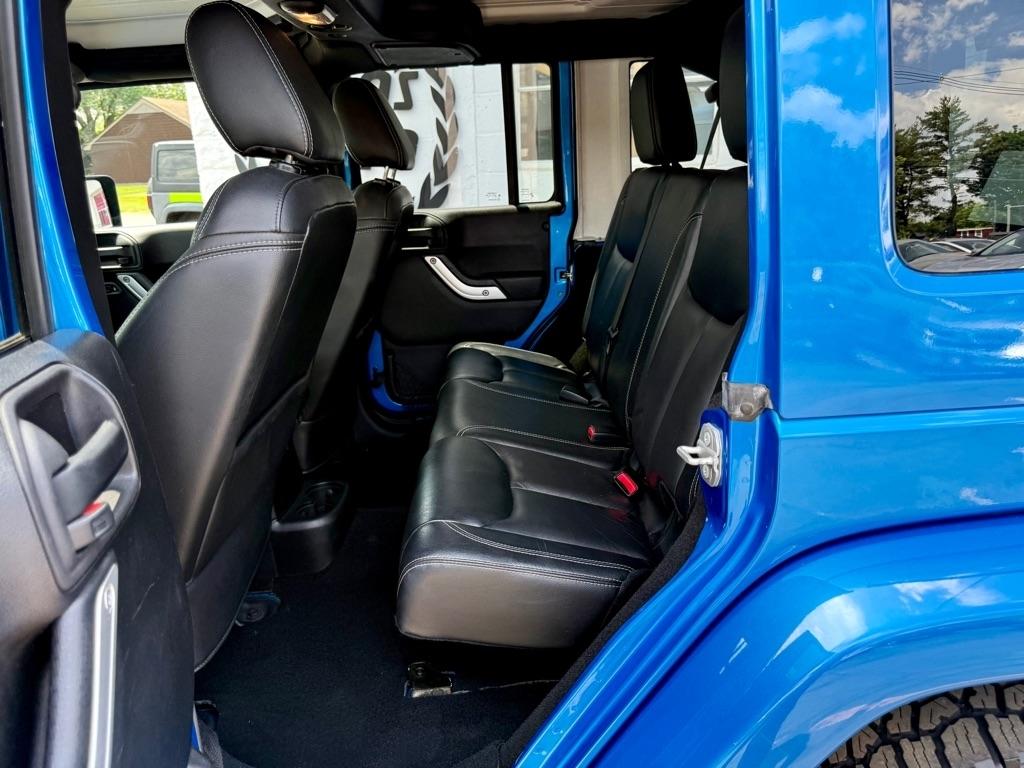 Jeep Wrangler Unlimited 4WD 4dr Sahara 2015