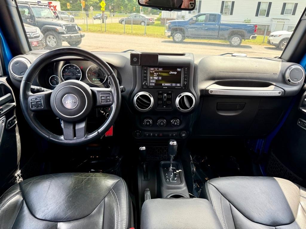Jeep Wrangler Unlimited 4WD 4dr Sahara 2015