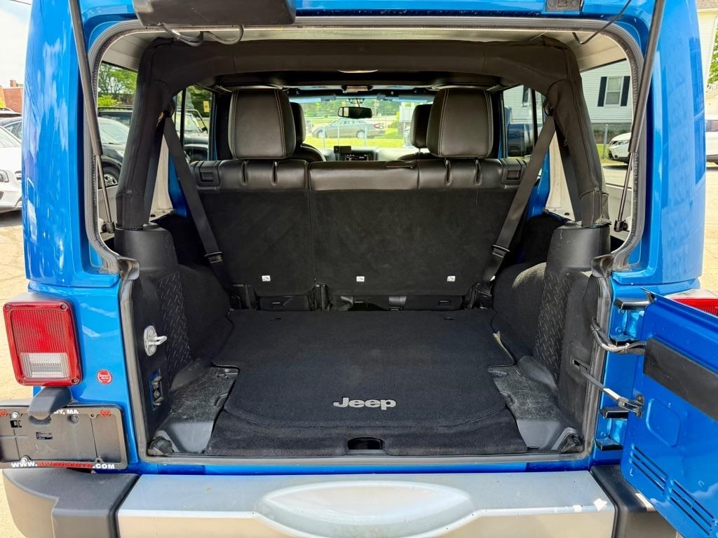 Jeep Wrangler Unlimited 4WD 4dr Sahara 2015