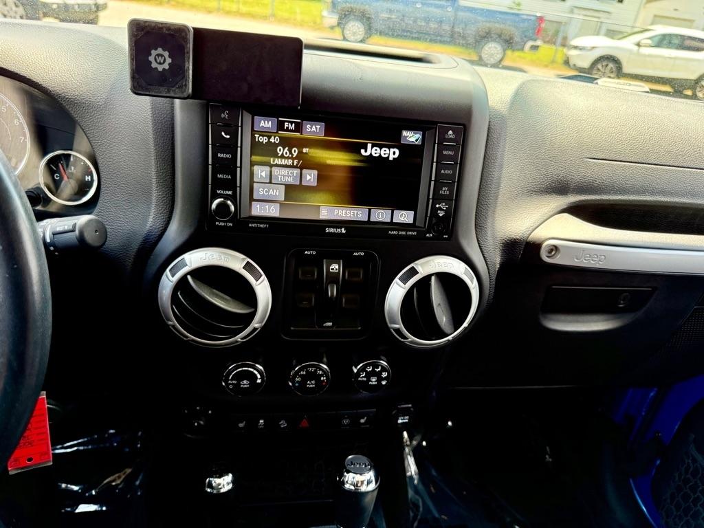Jeep Wrangler Unlimited 4WD 4dr Sahara 2015