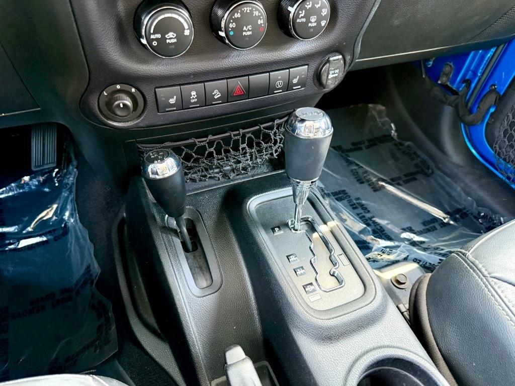 Jeep Wrangler Unlimited 4WD 4dr Sahara 2015