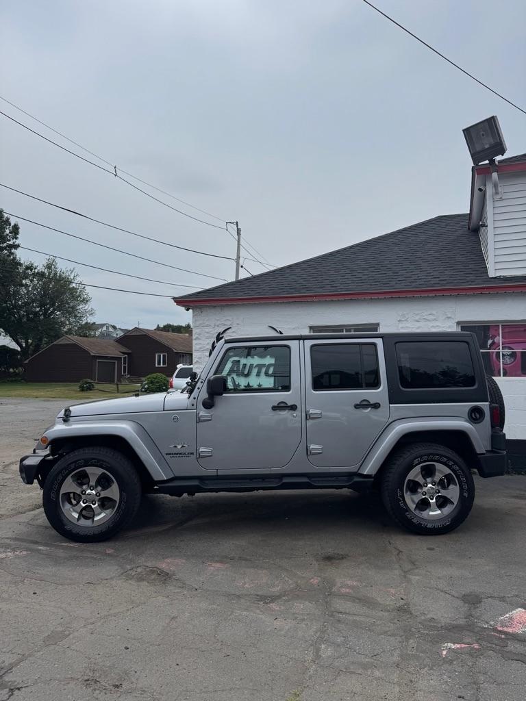 Jeep Wrangler Unlimited 4WD 4dr Sahara 2016