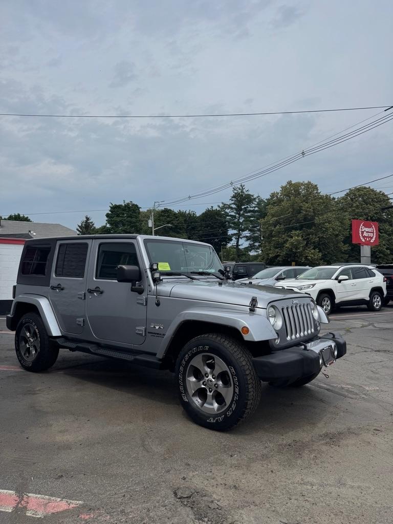 Jeep Wrangler Unlimited 4WD 4dr Sahara 2016