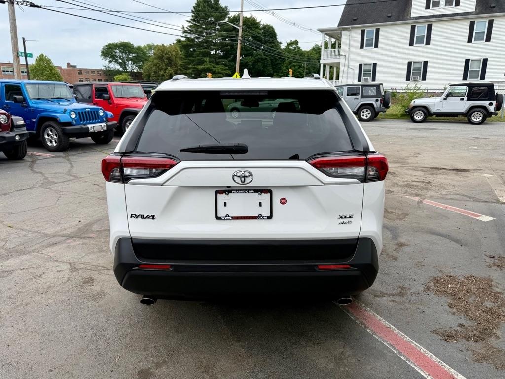 Toyota RAV4 XLE AWD (Natl) 2019