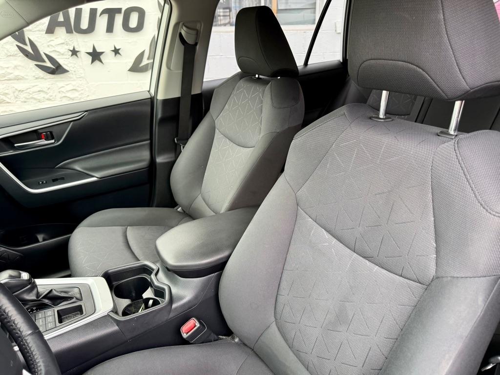 Toyota RAV4 XLE AWD (Natl) 2019