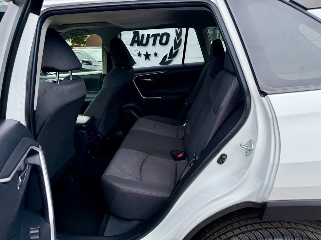 Toyota RAV4 XLE AWD (Natl) 2019
