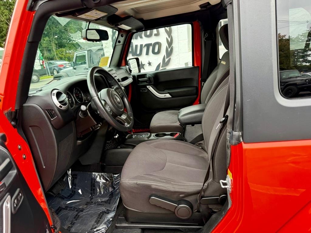 Jeep Wrangler 4WD 2dr Sahara 2015
