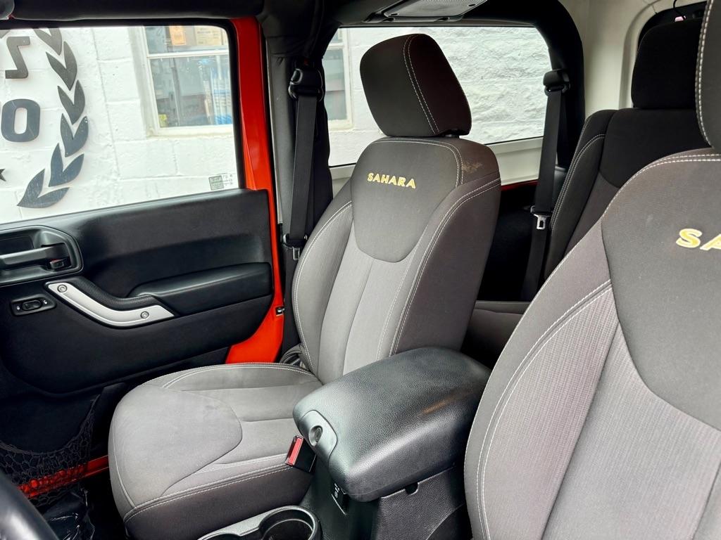 Jeep Wrangler 4WD 2dr Sahara 2015