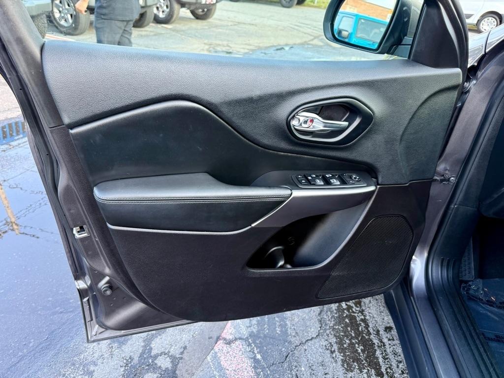 Jeep Cherokee Latitude Plus 4x4 2019