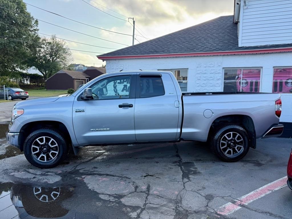Toyota Tundra 4WD TRD Pro Double Cab 6.5' Bed 5.7L (Natl) 2017