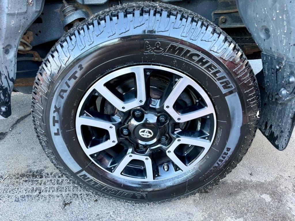 Toyota Tundra 4WD TRD Pro Double Cab 6.5' Bed 5.7L (Natl) 2017