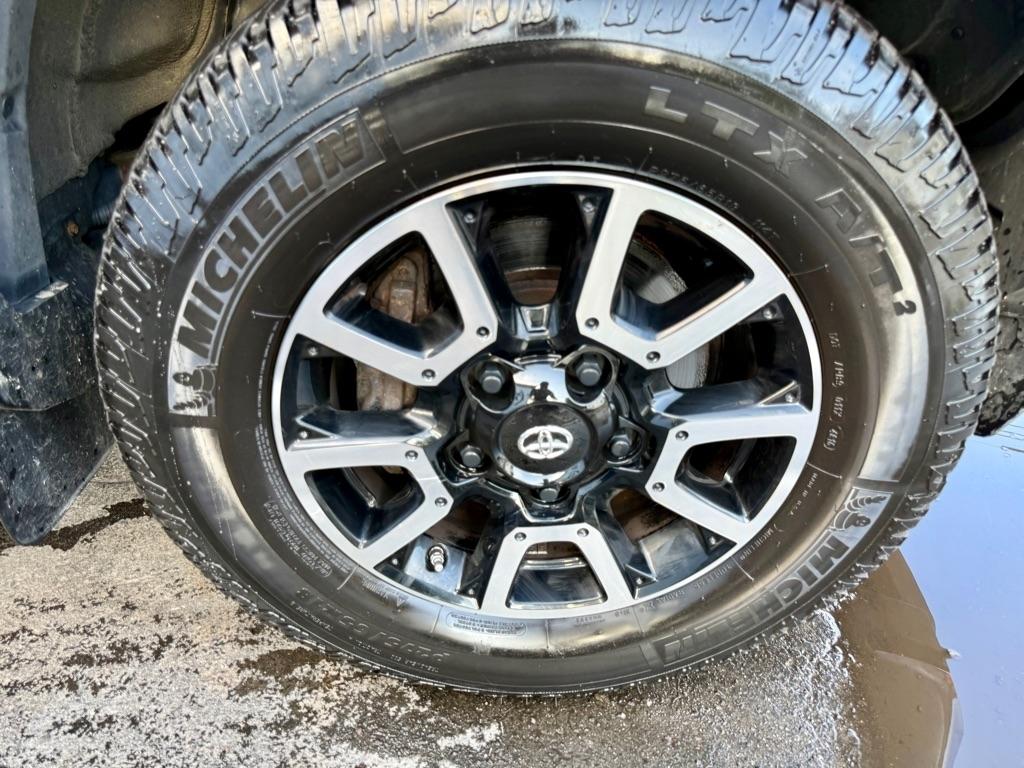 Toyota Tundra 4WD TRD Pro Double Cab 6.5' Bed 5.7L (Natl) 2017