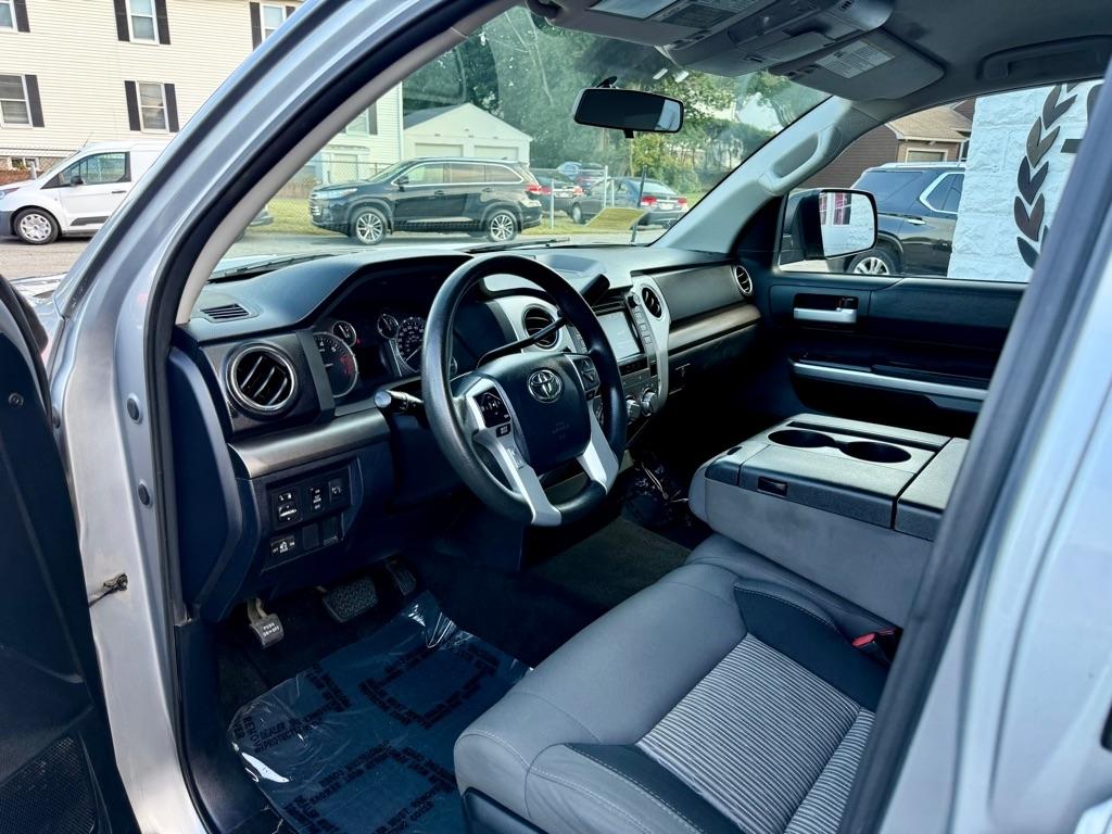 Toyota Tundra 4WD TRD Pro Double Cab 6.5' Bed 5.7L (Natl) 2017