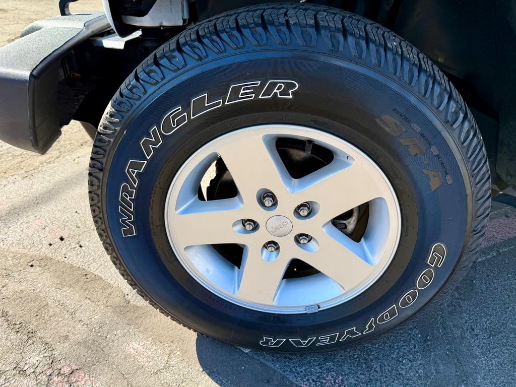 Jeep Wrangler Unlimited 4WD 4dr Sport 2016