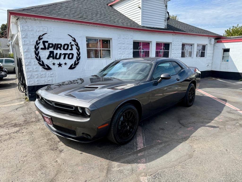 Dodge Challenger SXT RWD 2022