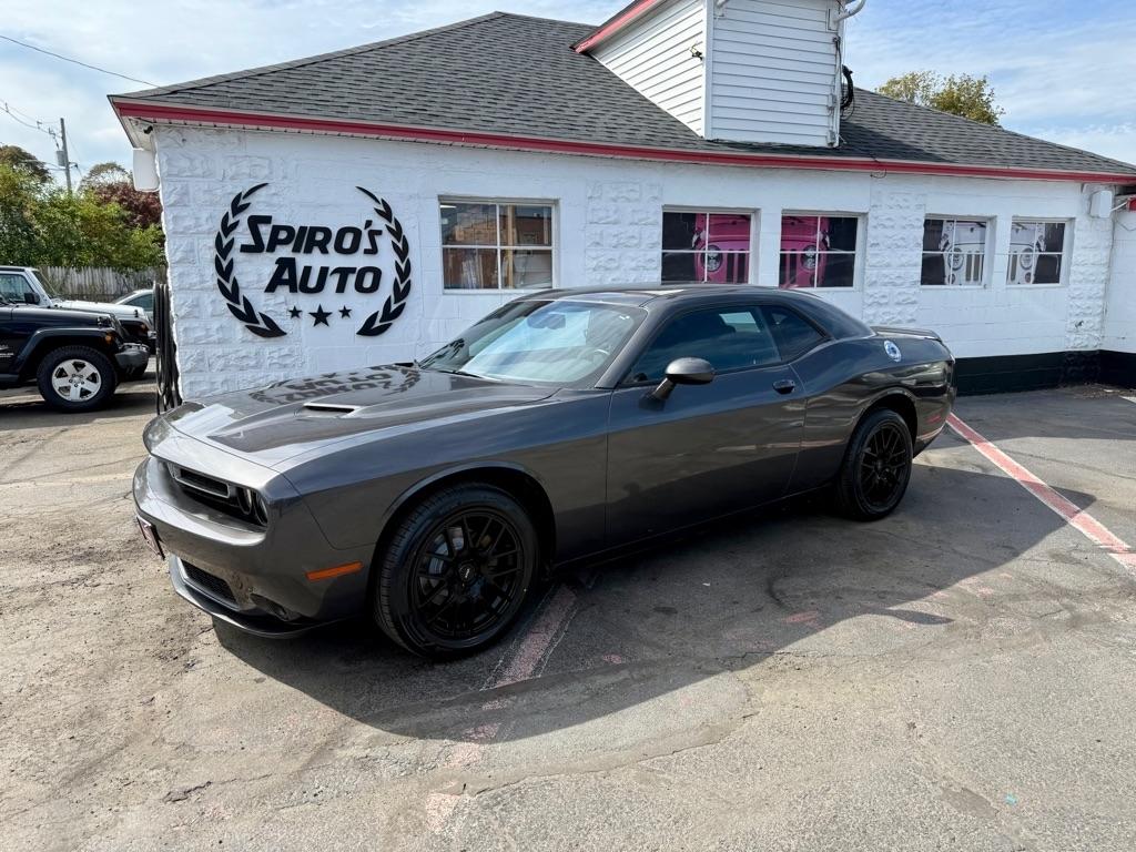Dodge Challenger SXT RWD 2022