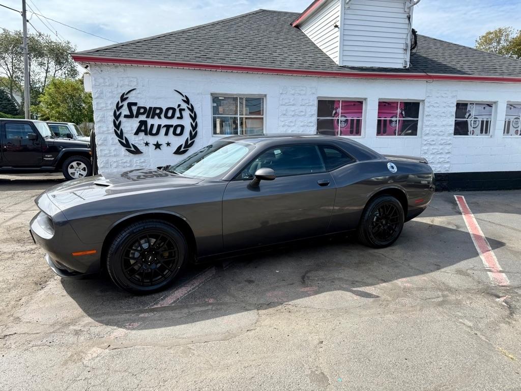 Dodge Challenger SXT RWD 2022
