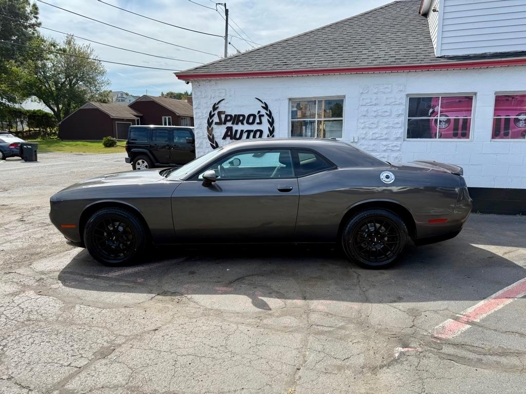Dodge Challenger SXT RWD 2022