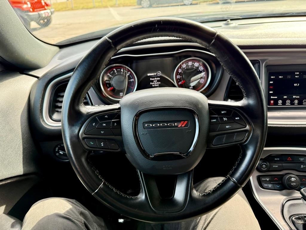 Dodge Challenger SXT RWD 2022