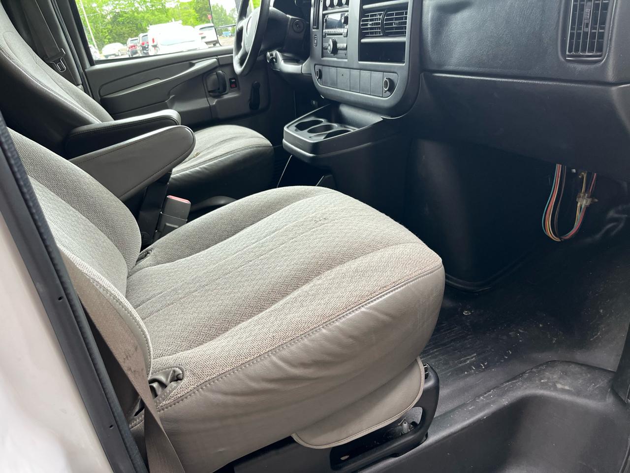 Chevrolet Express Commercial Cutaway 3500 Van 159" 2014