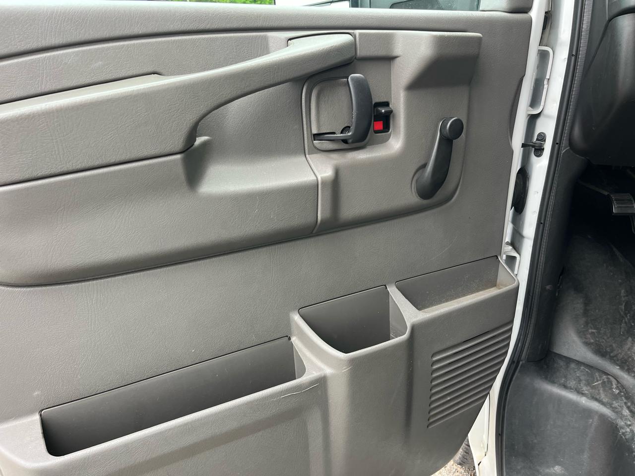 Chevrolet Express Commercial Cutaway 3500 Van 159" 2014