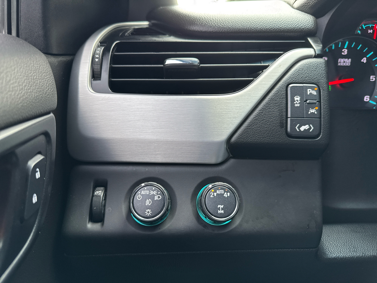 GMC Yukon XL 4WD 4dr SLT 2019