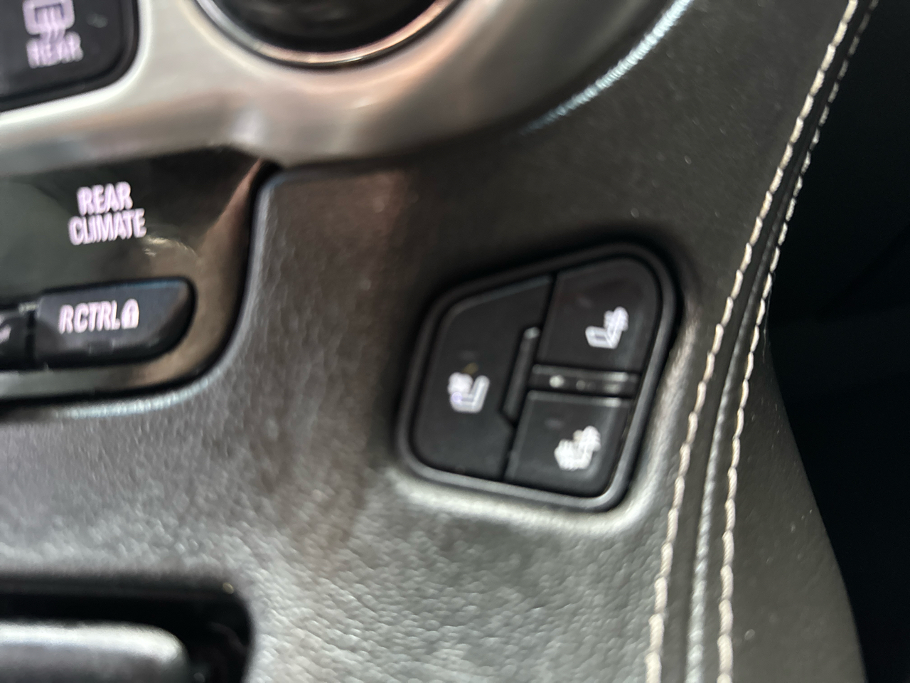 GMC Yukon XL 4WD 4dr SLT 2019