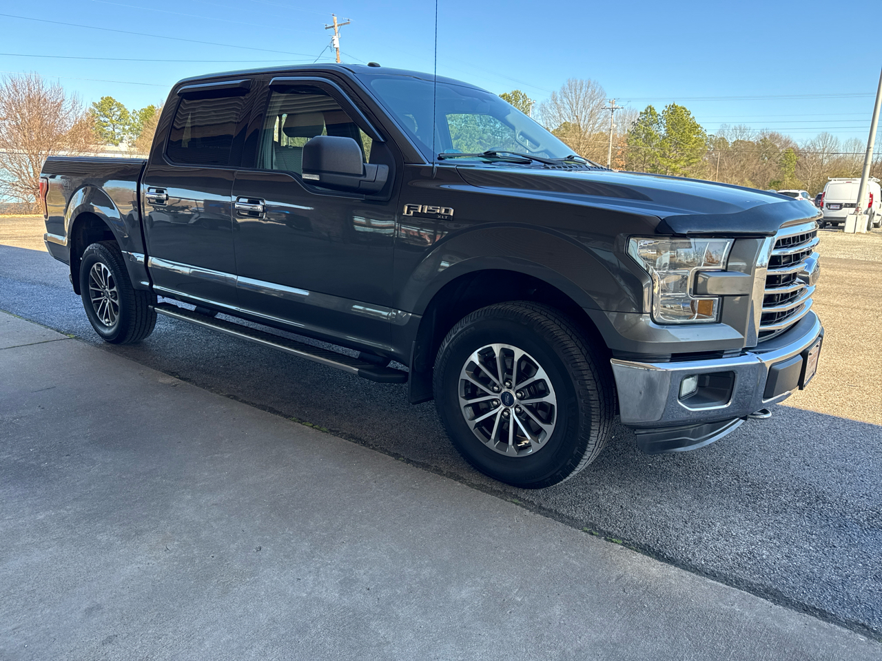 Ford F-150 4WD SuperCrew 145" XLT 2015