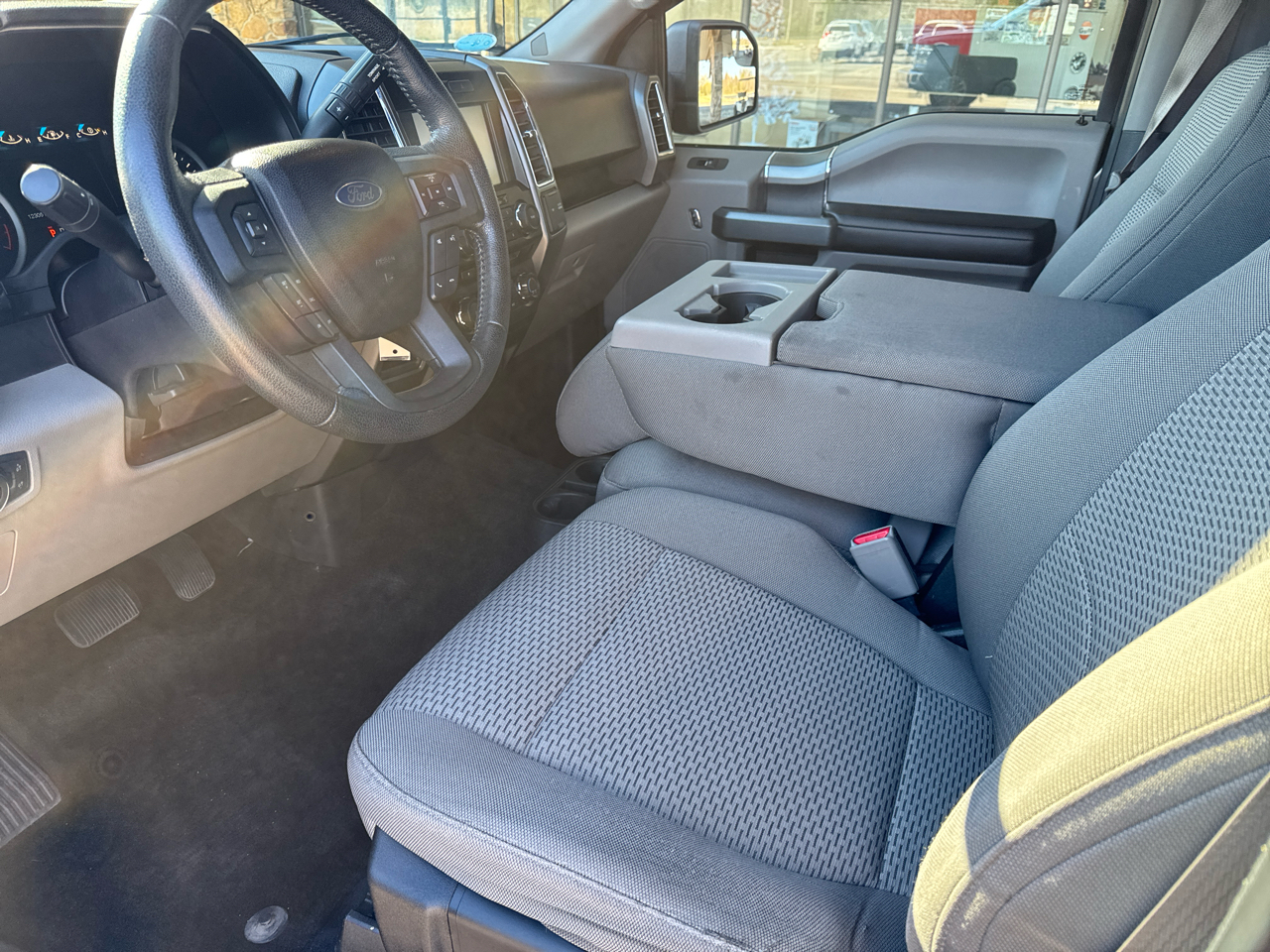 Ford F-150 4WD SuperCrew 145" XLT 2015