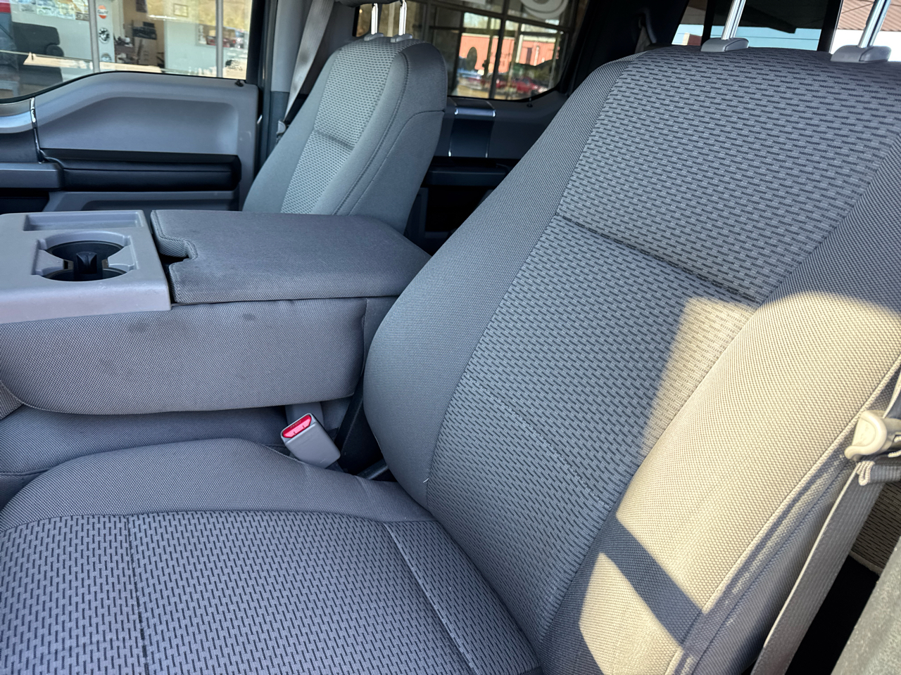 Ford F-150 4WD SuperCrew 145" XLT 2015