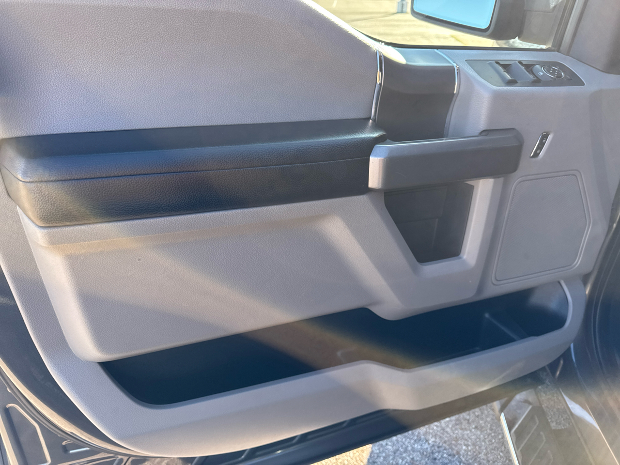 Ford F-150 4WD SuperCrew 145" XLT 2015