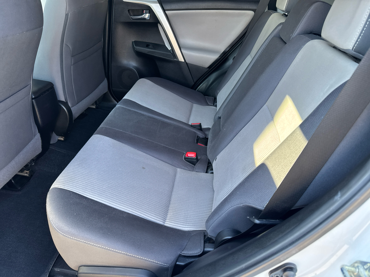 Toyota RAV4 FWD 4dr XLE (Natl) 2015