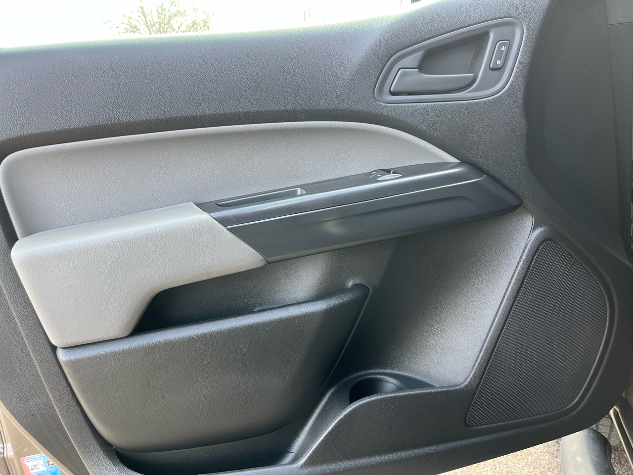 GMC Canyon 2WD Ext Cab 128.3" 2017