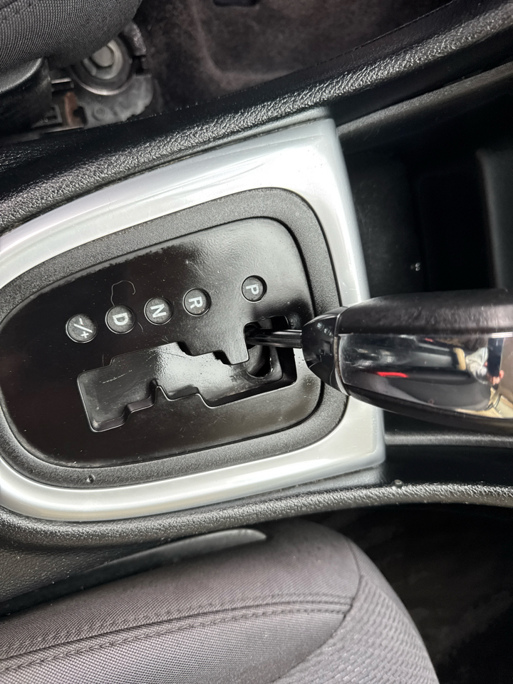 Chrysler 200 4dr Sdn Touring 2011