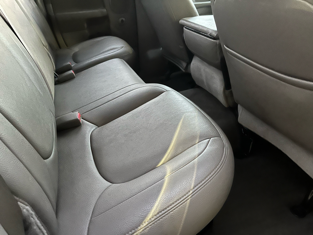 Dodge Ram 1500 4dr Quad Cab 140.5" WB SLT 2005