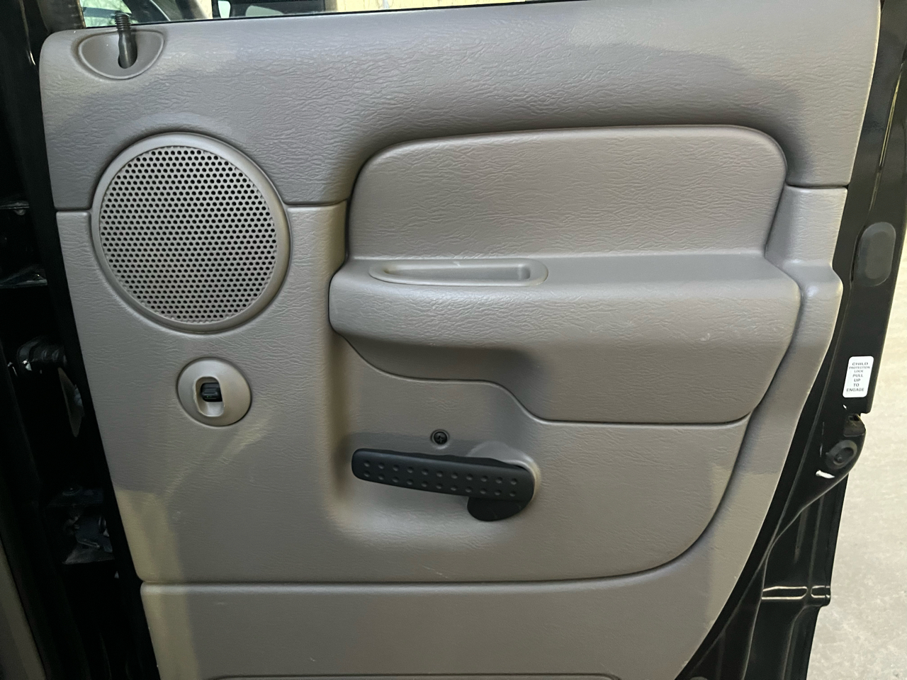 Dodge Ram 1500 4dr Quad Cab 140.5" WB SLT 2005