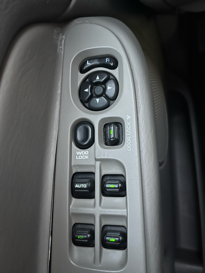 Dodge Ram 1500 4dr Quad Cab 140.5" WB SLT 2005