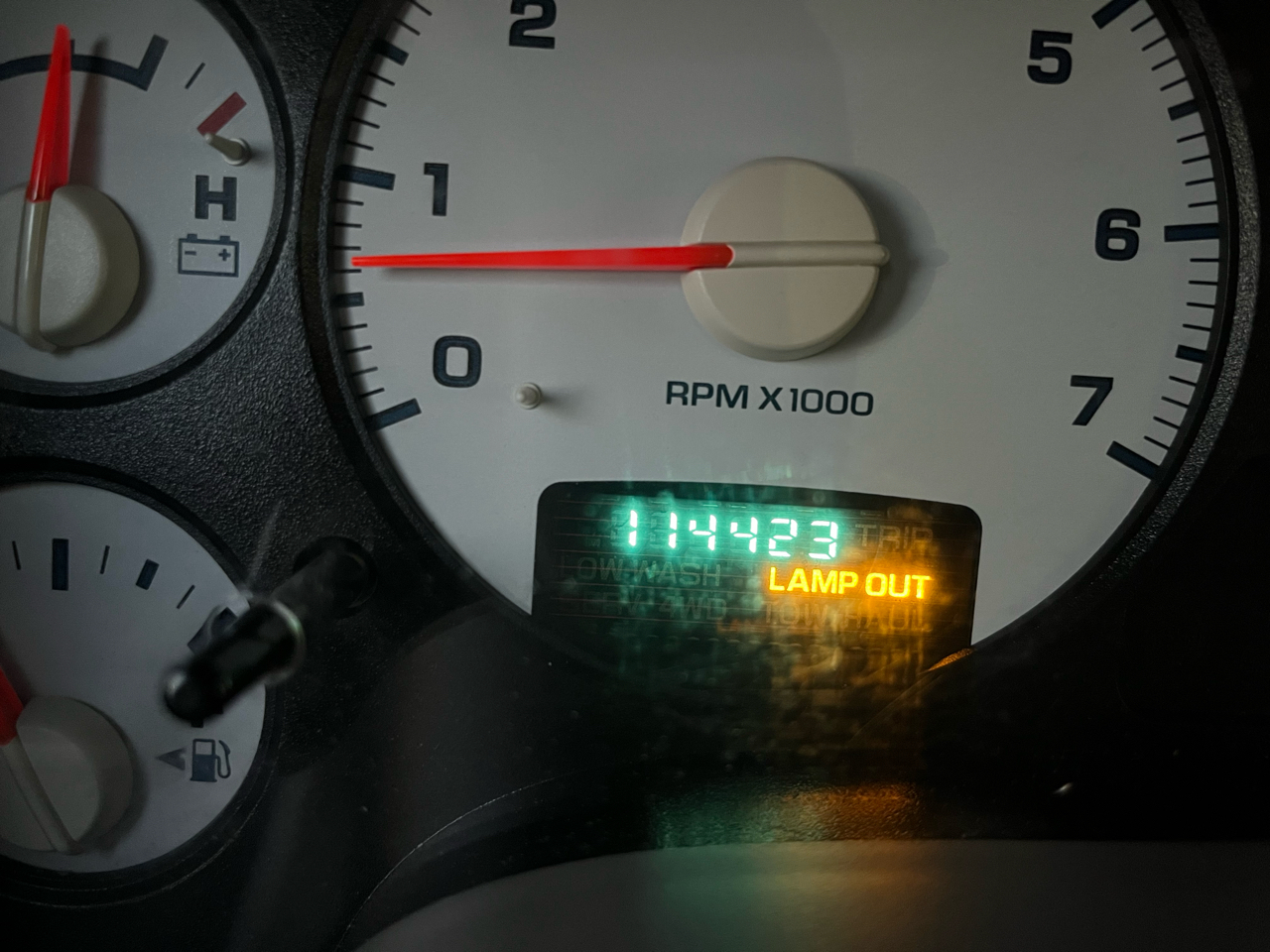 Dodge Ram 1500 4dr Quad Cab 140.5" WB SLT 2005