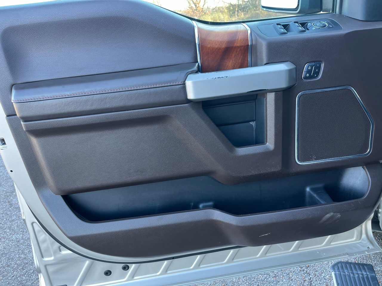 Ford F-150 SuperCrew 150" King Ranch 4WD 2017