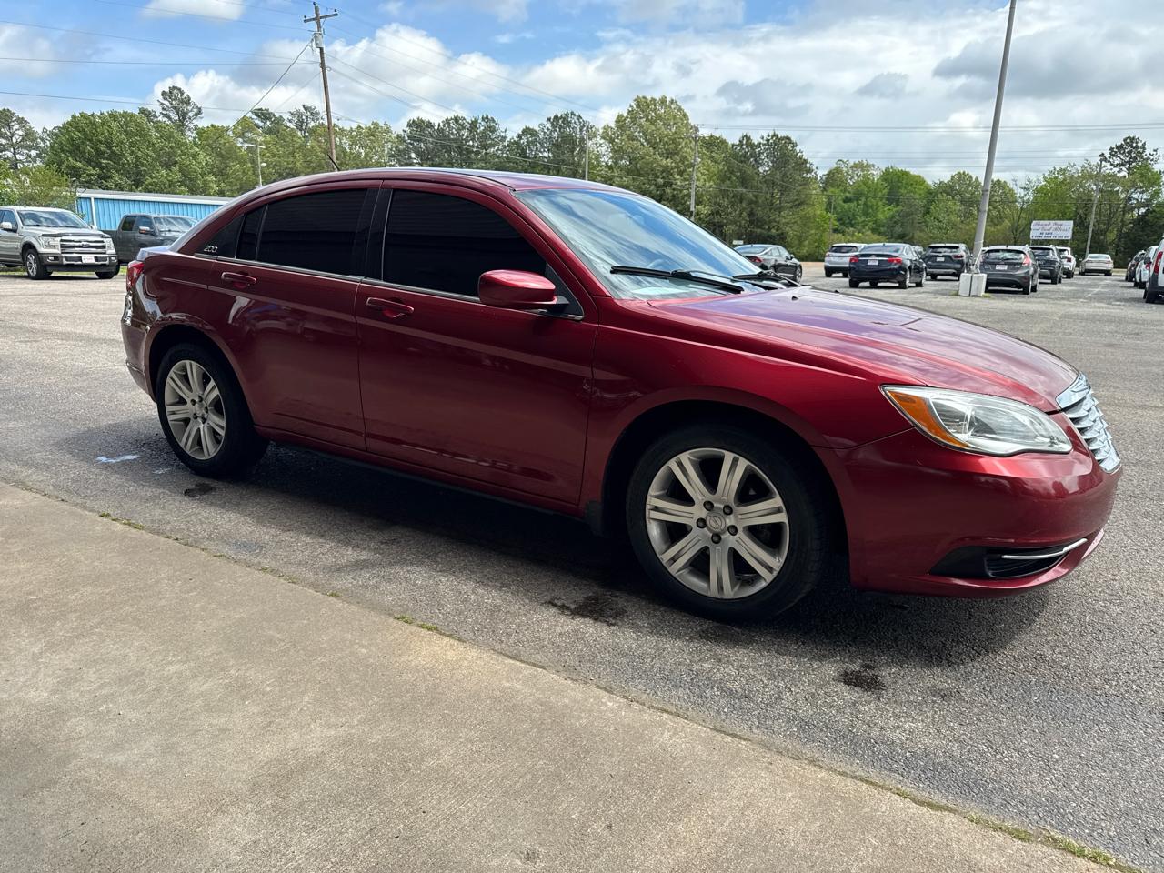 Chrysler 200 4dr Sdn Touring 2012