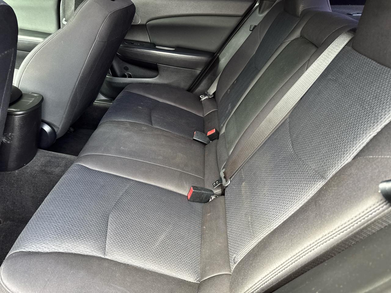 Chrysler 200 4dr Sdn Touring 2012