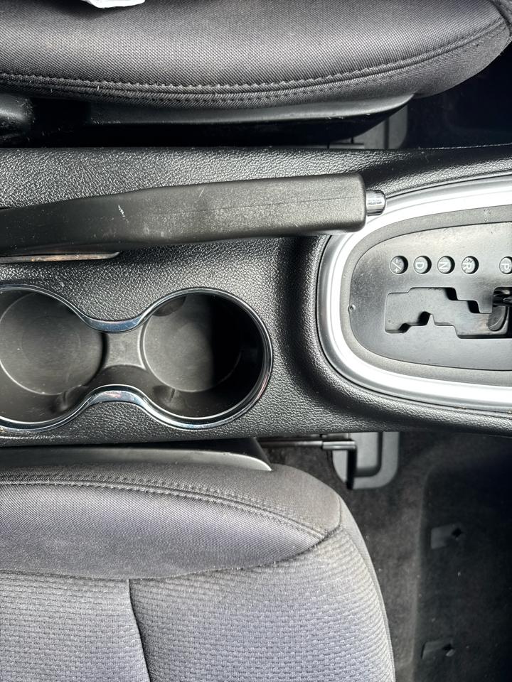 Chrysler 200 4dr Sdn Touring 2012